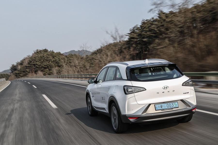  Hyundai NEXO 2018 года  (KR) (фото 11 из 35)